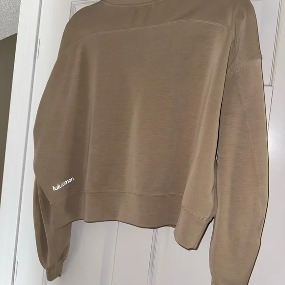 Lululemon Softstreme Perfectly Oversized Cropped Crew 10 Trench NWOT - Picture 2 of 3